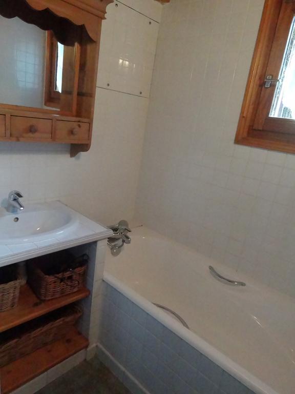 Les Nereides Studios Et Appartements Brides Les Bains Eksteriør bilde