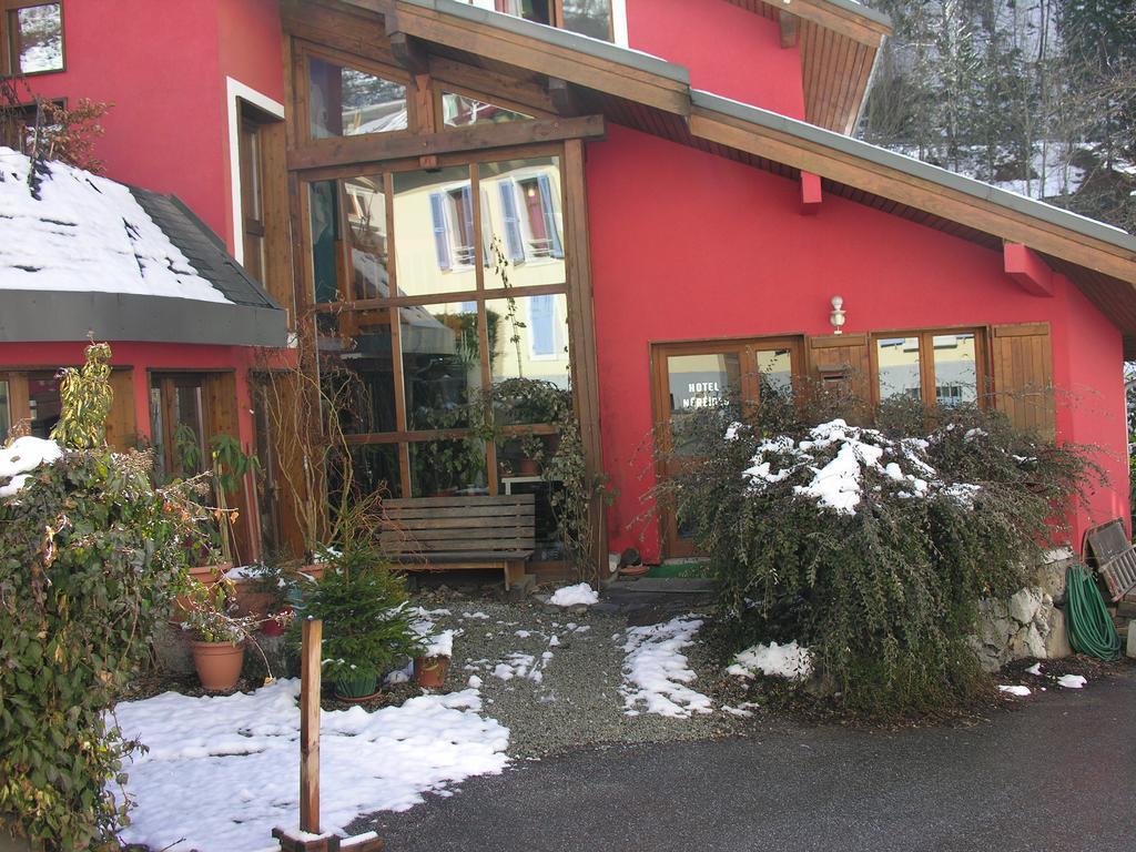 Les Nereides Studios Et Appartements Brides Les Bains Eksteriør bilde